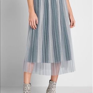 NWOT Mod Cloth Tulle-d You So Midi Skirt M Blue $79